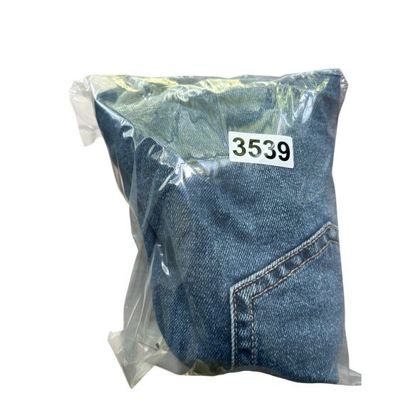 Hollister Curvy Ultra High Rise Mom Shorts 3” Blue Distressed Size 13W 31 - Picture 3 of 3